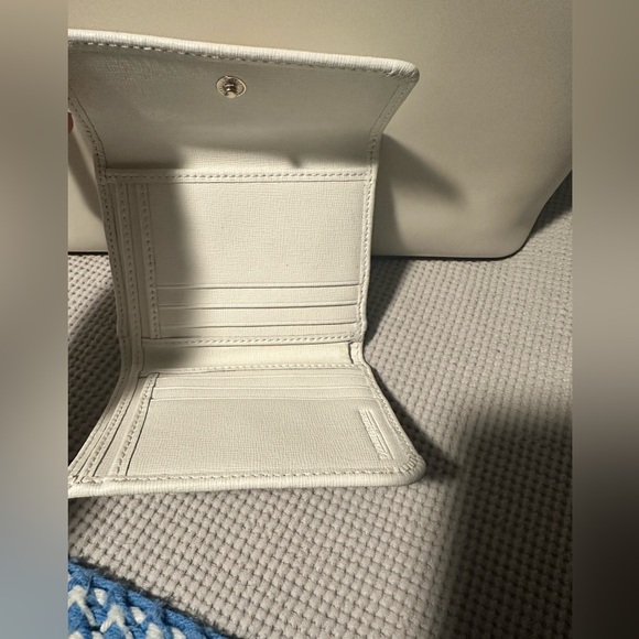 New Dooney and Bourke Zip Top Tote with Matching Wallet - Picture 10 of 11